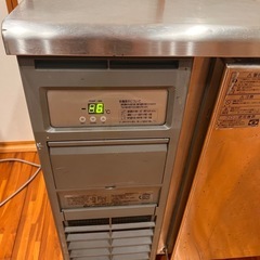 ☘️取り引き終了しました。
業務用テーブル型冷凍庫（動作確認済み）の画像