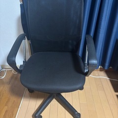 キャスター付き椅子の画像