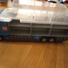 トミカ収納トラックと昔のメザスタの画像