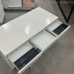 【来店歓迎 】【OF-81】LOAS ロアス　テレワーク スチール デスクワゴン 3段 脇机 袖机 サイドデスク サイドテーブル キャビネット サイドチェスト ホワイト 鍵付 検)事務机 オフィス チェア　会議 椅子　ロッカー　ミーティングテーブル　応接ソファ 店舗 事務所 什器　書庫 本棚 ラック デスク スチール 美品多数 格安 【中古オフィス家具】の画像