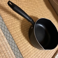 片手鍋とスライサーの画像