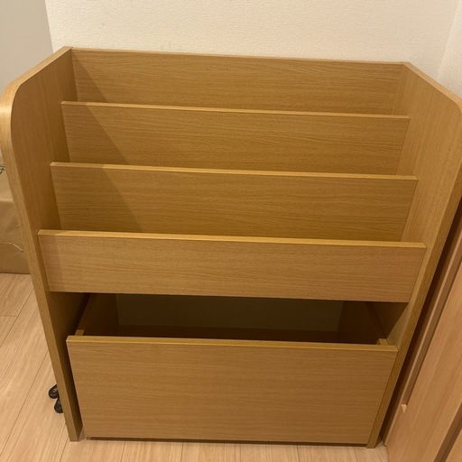 絵本立て、おもちゃ収納