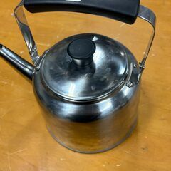 ステンレス製やかん ケトル 約2.5L 折りたたみハンドル付きの画像