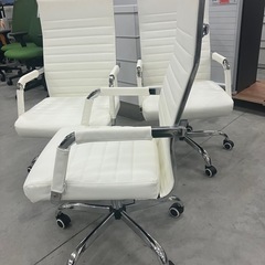 【来店歓迎 】【OF-82】PUレザー ハイバック リブ付きオフィスチェア ホワイト 回転椅子 デスクチェア 在宅 ワーク 360°回転　検)事務机 オフィス チェア　会議 椅子　ロッカー　ミーティングテーブル　応接ソファ 店舗 事務所 什器　書庫 本棚 ラック デスク スチール 美品多数 格安 【中古オフィス家具】の画像