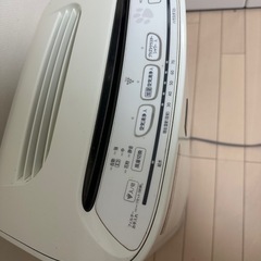 SHARP 空気清浄機（プラズマクラスター／脱臭強力タイプ）喫煙スペース・ペットのニオイ対策に！動作OKの画像