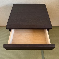 サイドテーブルの画像