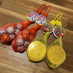 【お譲り先決まりました】チョコ　ボールチョコ　金貨チョコの画像