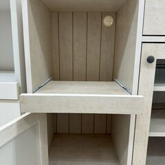 ★リユースのサカイ高崎店★TJ13599  食器棚 クリーム H79.5×D39×W73.5 クリーニング済みの画像