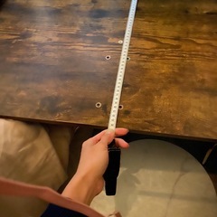 シンプルな木製パソコンデスクの画像