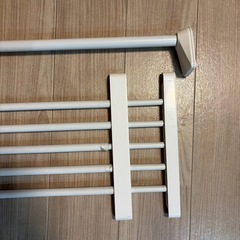 つっかえ棒ラックの画像