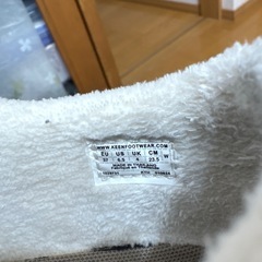 keen スリッポン　白　モコモコ
の画像