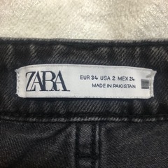 ZARAジーンズの画像