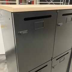 【来店歓迎 】【OF-84】ニトリ パーソナルロッカー ダイヤルロック ブラックスチール ローキャビネット 衣装ロッカー 貴重品　可動棚 収納　検)事務机 オフィス チェア　会議 椅子　ロッカー　ミーティングテーブル　応接ソファ 店舗 事務所 什器　書庫 本棚 ラック デスク スチール 美品多数 格安 【中古オフィス家具】の画像