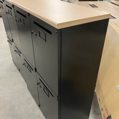 【来店歓迎 】【OF-84】ニトリ パーソナルロッカー ダイヤルロック ブラックスチール ローキャビネット 衣装ロッカー 貴重品　可動棚 収納　検)事務机 オフィス チェア　会議 椅子　ロッカー　ミーティングテーブル　応接ソファ 店舗 事務所 什器　書庫 本棚 ラック デスク スチール 美品多数 格安 【中古オフィス家具】の画像