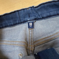 UNIQLO ジーパン140の画像