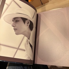 【新品未使用】BTS V(テテ)写真集Me,Myself,、ポスター、ポストカードの画像