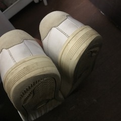 白スニーカー の画像