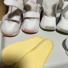 ①⑤　14cmから15.5cm スクスク　アシックス　スニーカー　ベビー　靴の画像