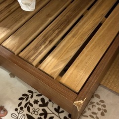 マットレスとベッドフレームの画像