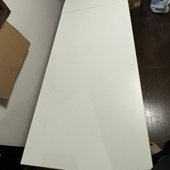 サイズの調整が可能な大型のビジネスデスクの画像