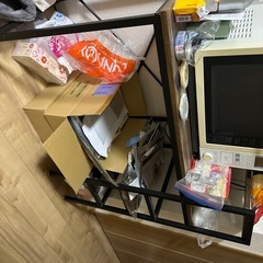 机と椅子の画像