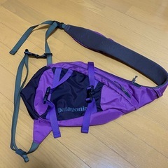 patagoniaボディバッグの画像