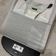 BABYBJORNベビービョルン　バウンサーシルバーホワイト
の画像