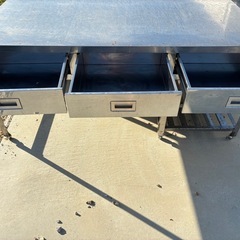 ステンレステーブルの画像