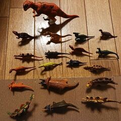 受け渡し交渉中　恐竜フィギアの画像