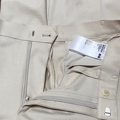 ［新品］ユニクロ　レディース　タックワイドパンツの画像