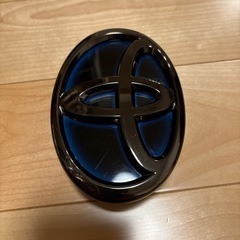 トヨタ互換品 ヴォクシー クリアブラック リアエンブレム ハイブリッドの画像