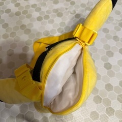ピカチュウぬいぐるみポシェットの画像