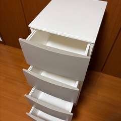 取引中　ナフコ　スリムチェストルームス　4段の画像