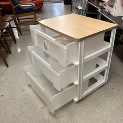 12/25まで店頭商品一部を除き半額クリスマスSALE!!開催中　イ2512-053 IRIS ウッドトップチェスト 3段 キャスター付き キズ汚れ有りの画像