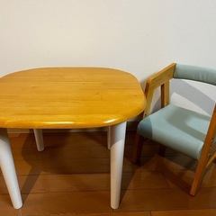 【ファースト家具】キッズテーブル＆肘付きチェアセットの画像