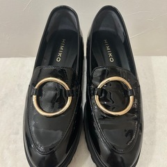 美品☆HIMIKO ブラックエナメル厚底ローファー ゴールドリングモチーフ定価20000弱　22㎝の画像
