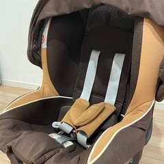 エールべべ チャイルドシートの画像