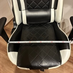 ゲーミングチェアの画像