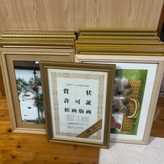 額縁　賞状額　おまけにトロフィー付き
の画像