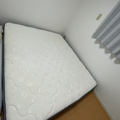 クイーンサイズ　マットレスの画像