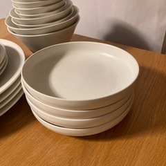 【直接引き取り限定】LAKOLE SLIMシリーズ 食器の画像