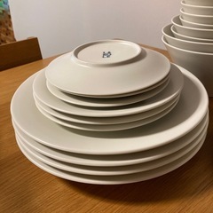 【直接引き取り限定】LAKOLE SLIMシリーズ 食器の画像