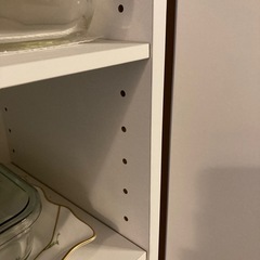細身の棚　鏡ドアの画像