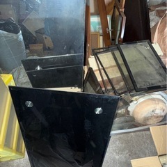 ガラス（無料お譲りします）早い者勝ち‼️必要なだけ持って帰ってくれて大丈夫です！の画像