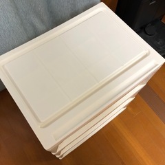 衣装ケースの画像