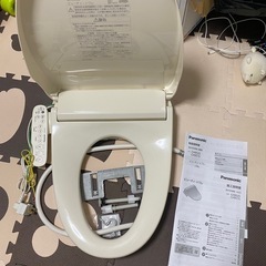 ウオッシュレットトイレ（温水洗浄便座)の画像