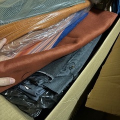 布地いろいろ　衣装ケースと段ボール3個分まとめての画像