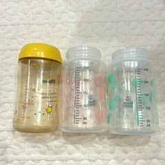 哺乳瓶　240ml プラスチック 3個　母乳実感　の画像