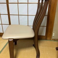 タモ材のダイニングチェア　４脚セットの画像