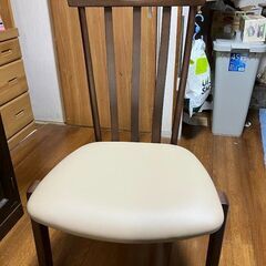 タモ材のダイニングチェア　４脚セットの画像